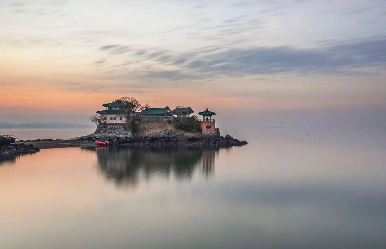 TPO Roofing Guide: Smart Flat Roof Solutions